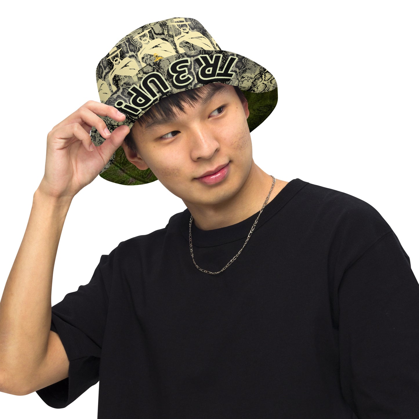 Reversible bucket hat