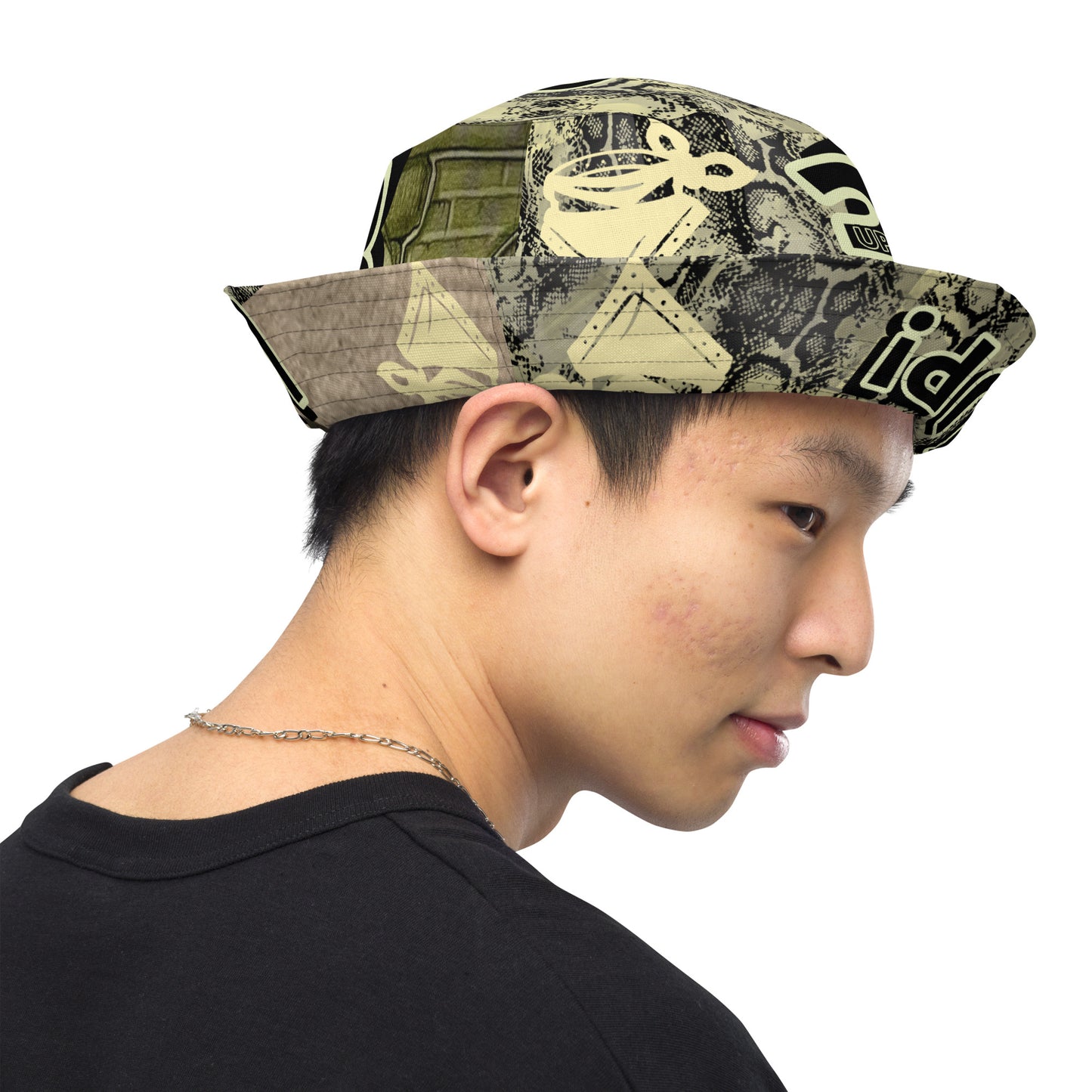 Reversible bucket hat